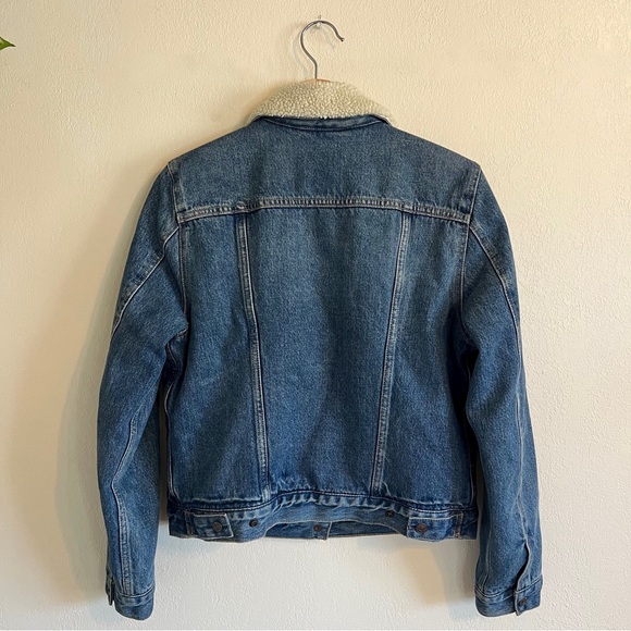 Levi’s Sherpa Denim Jacket - Picture 8 of 16